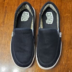 Hey Dude boys shoes Size 4 (Sunapee Youth Sport Mesh-black)